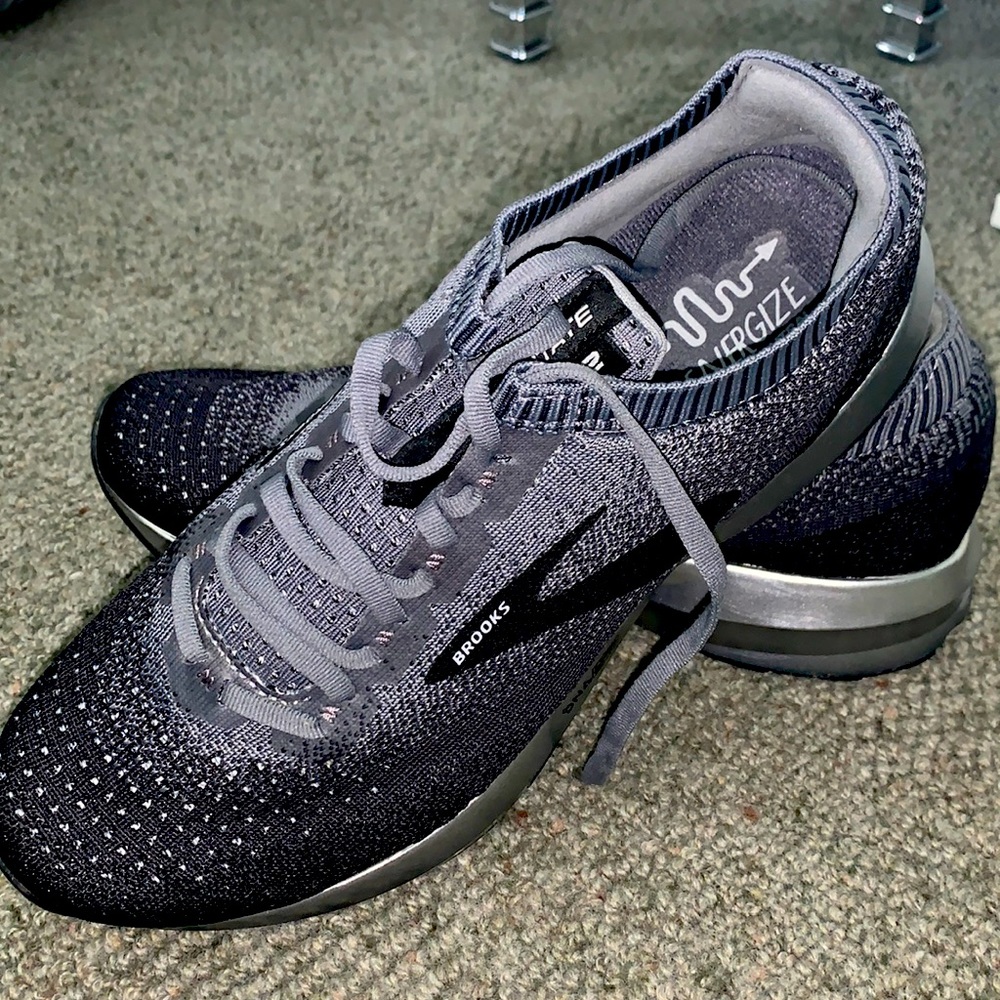 BROOKS levitate 2 sneaker